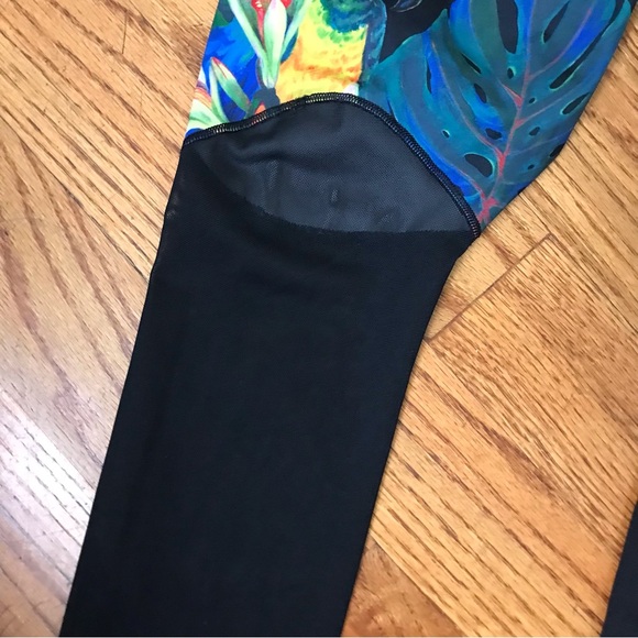 Nike Black/Blue Paradise Pattern Legging - Picture 7 of 9
